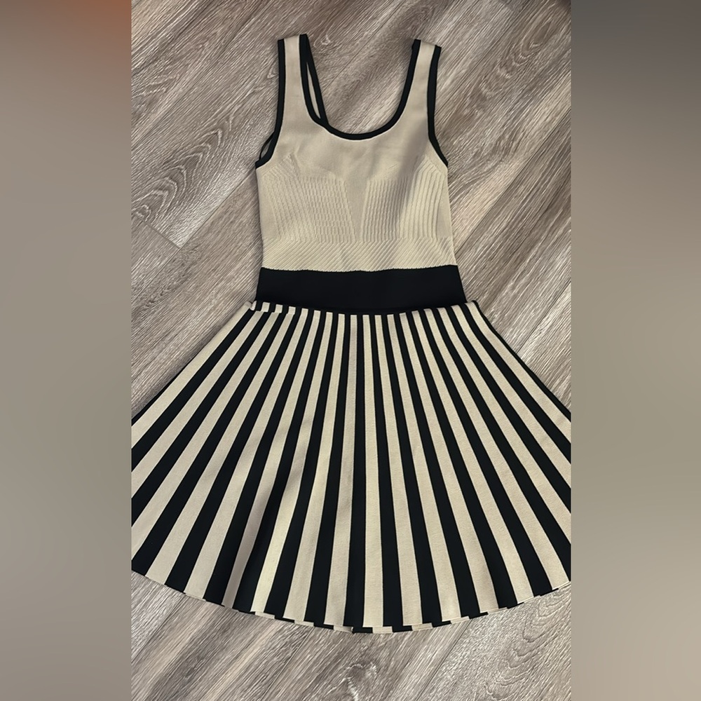 Guess Beige and Black Dress